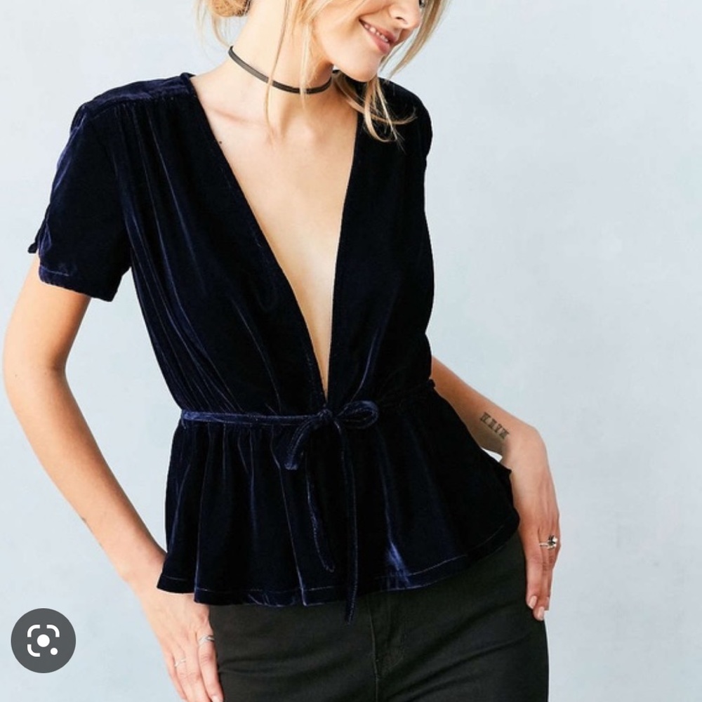 Kimchi Blue Cher Velvet Babydoll Top